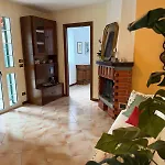 Будинок відпочинку Con Giardino E Posto Auto