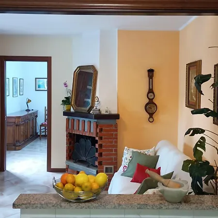 Con Giardino E Posto Auto 迪亚诺马里纳