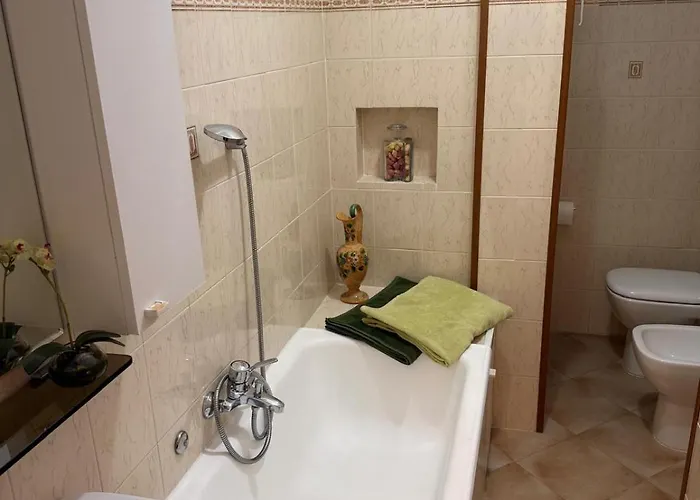 度假居 Con Giardino E Posto Auto