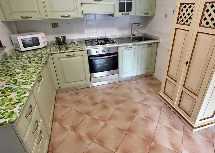 Con Giardino E Posto Auto 度假居 迪亚诺马里纳