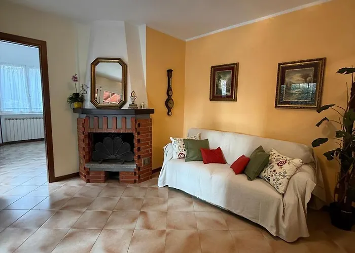 Con Giardino E Posto Auto * 迪亚诺马里纳