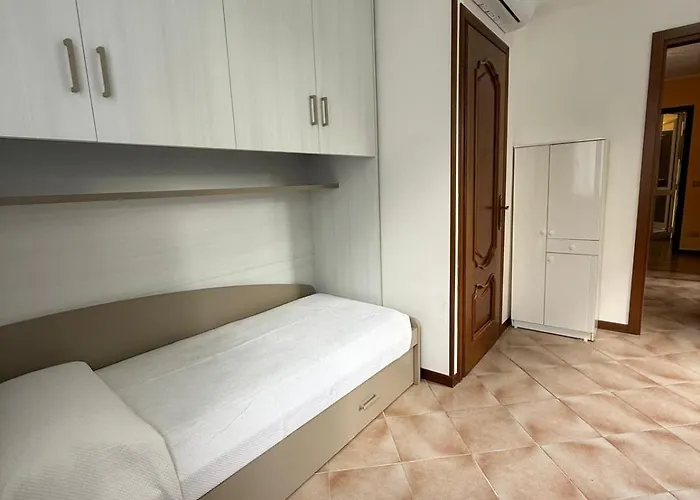 度假居 Con Giardino E Posto Auto