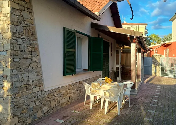 Con Giardino E Posto Auto